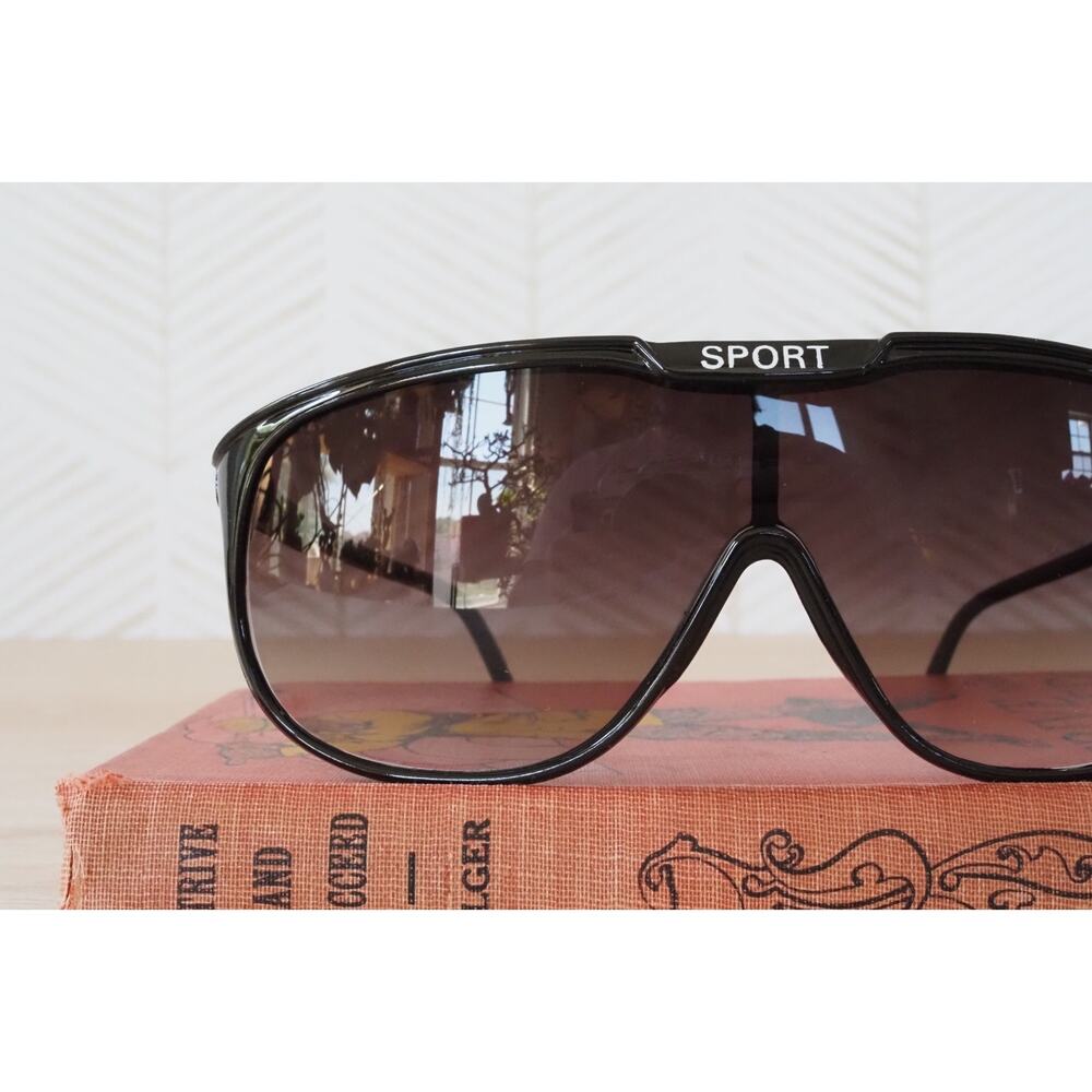 Vintage 1980s Shield Sunglasses New Old Stock Hipster Sporty Mask type Lens - Picture 10 of 14